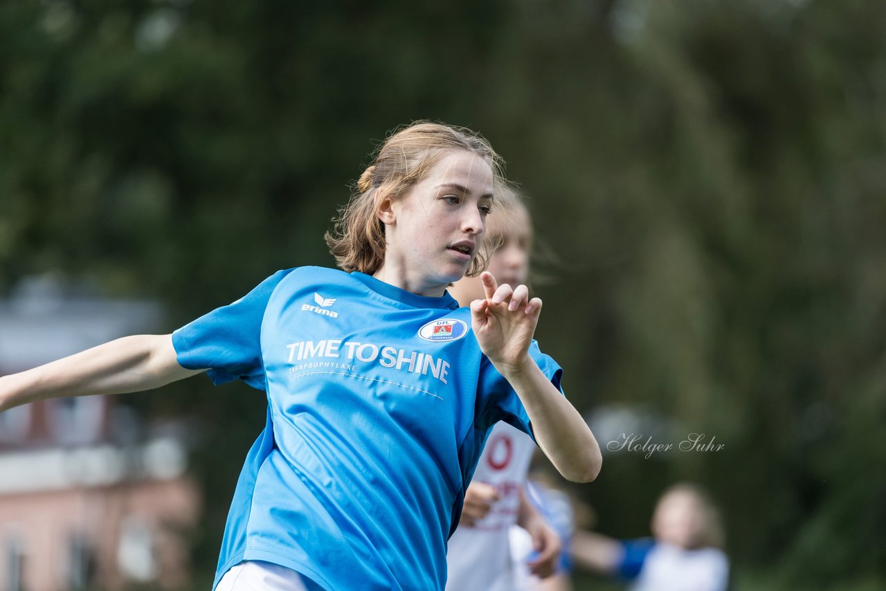 Bild 280 - wBJ VfL Pinneberg - Germania Schnelsen : Ergebnis: 15:1